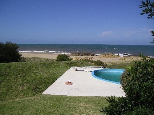 Casa en alquiler en Punta Piedras frente al mar, La Barra.