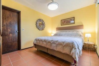 Casa de 4 dormitorios en La Juanita