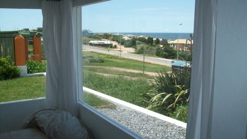 Casa en alquiler a media cuadra del mar en El Chorro