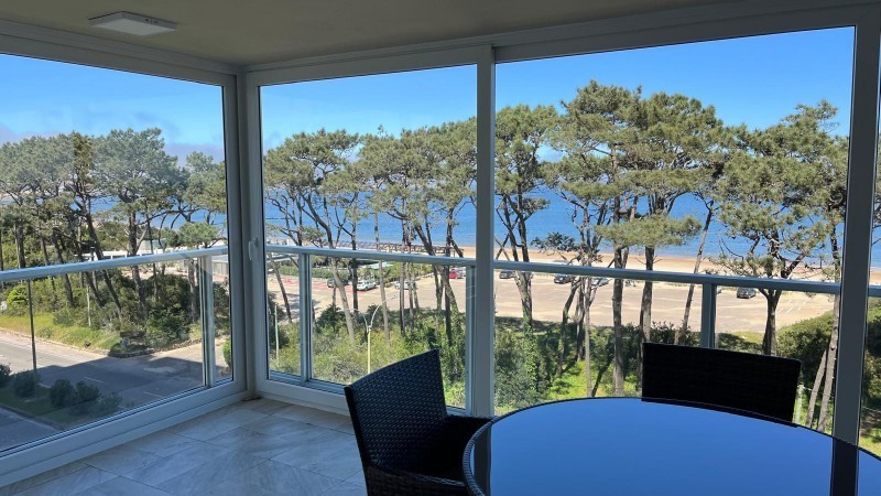 Departamento en venta en edificio primera línea