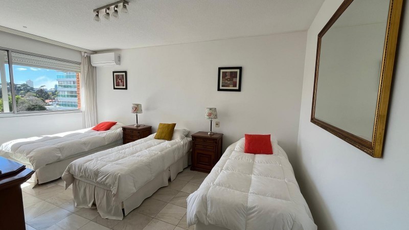 Departamento en venta en edificio primera línea