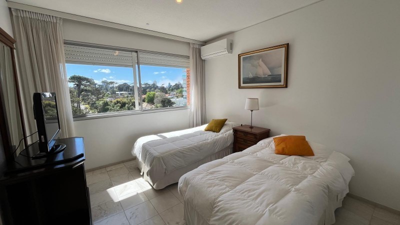 Departamento en venta en edificio primera línea