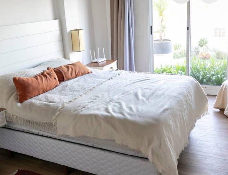 Casa en Altos de Punta Piedras con vista
