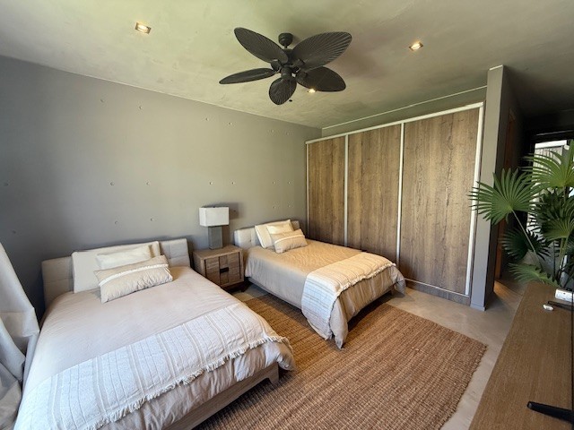 Espectacular casa en Laguna Escondida sobre la laguna