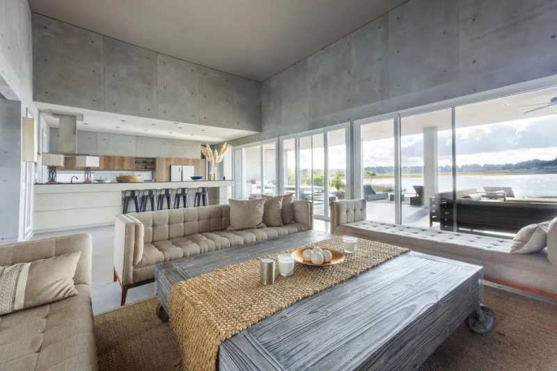 Espectacular casa en Laguna Escondida sobre la laguna