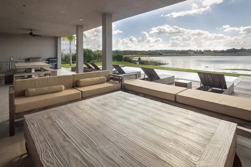 Espectacular casa en Laguna Escondida sobre la laguna