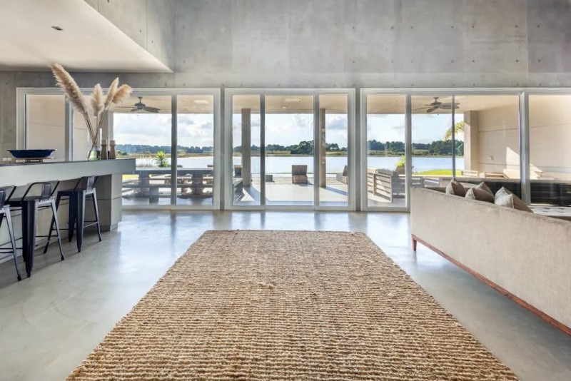 Espectacular casa en Laguna Escondida sobre la laguna