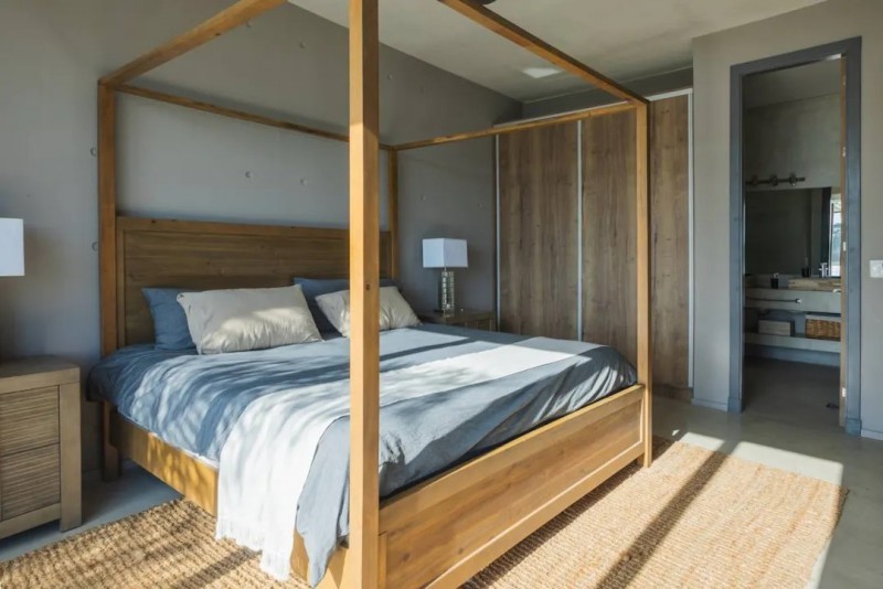 Espectacular casa en Laguna Escondida sobre la laguna