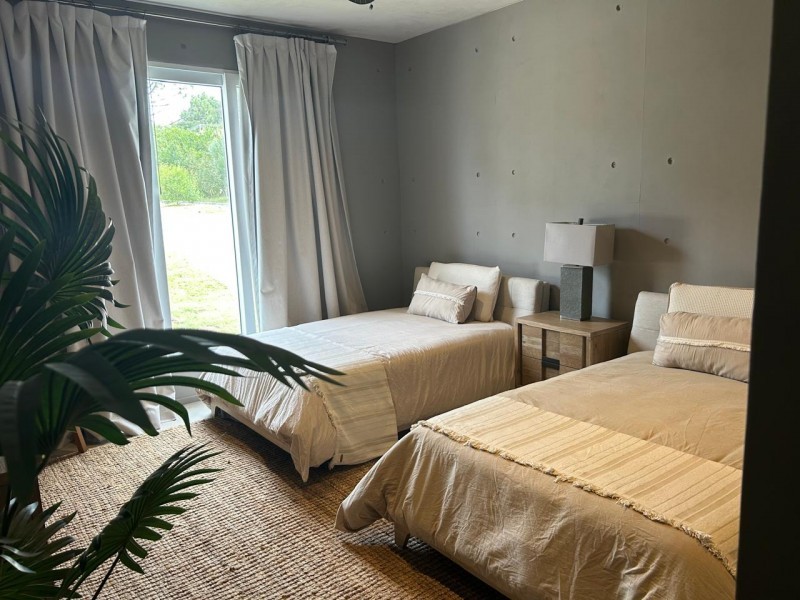 Espectacular casa en Laguna Escondida sobre la laguna