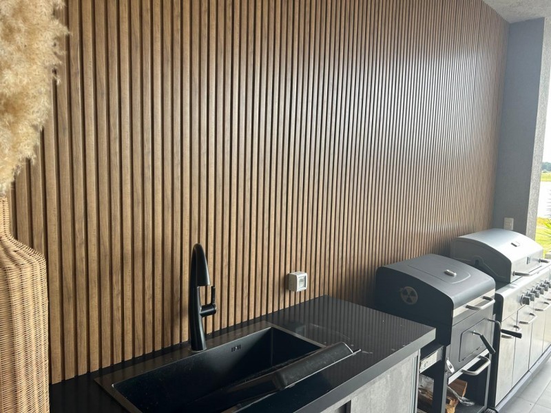 Espectacular casa en Laguna Escondida sobre la laguna