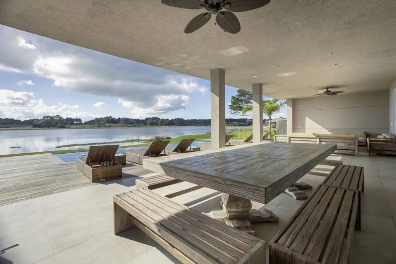 Espectacular casa en Laguna Escondida sobre la laguna