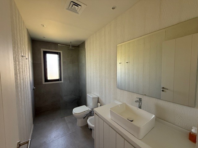 Casa de 4 suites en Puerto Quetzal