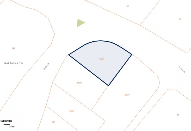 Terreno esquinero a 150 mts del mar 
