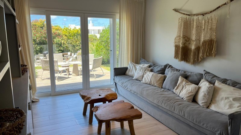 Exclusiva casa en alquiler en Club del Mar