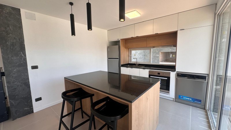 Casa a estrenar en complejo