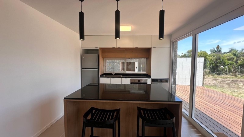 Casa a estrenar en complejo