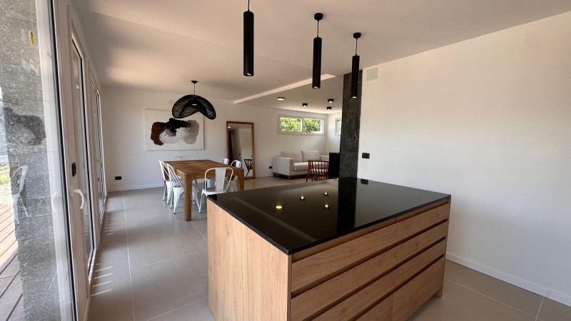 Casa a estrenar en complejo