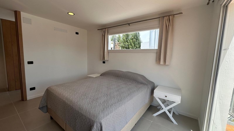 Casa a estrenar en complejo