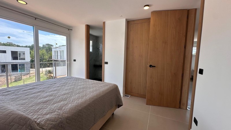 Casa a estrenar en complejo