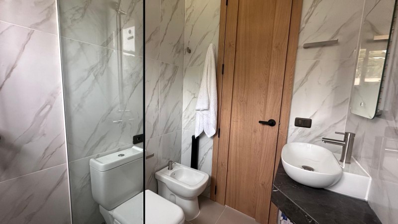 Casa a estrenar en complejo