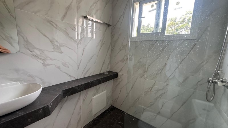 Casa a estrenar en complejo