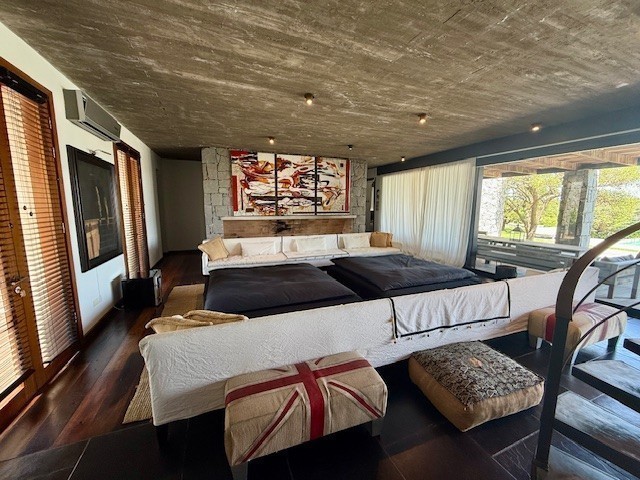 Espectacular chacra en Jose Ignacio con cancha de tenis