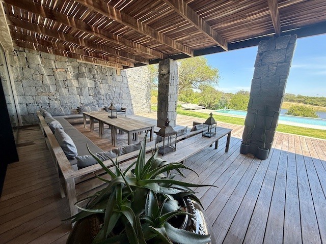 Espectacular chacra en Jose Ignacio con cancha de tenis