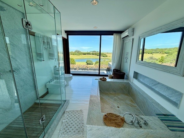 Espectacular chacra en Jose Ignacio con cancha de tenis