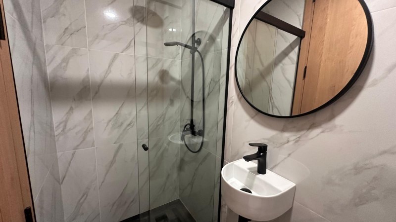 Casa a estrenar en complejo