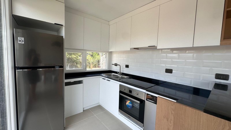 Casa a estrenar en complejo