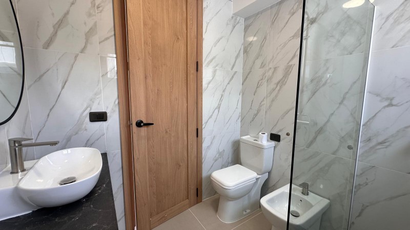 Casa a estrenar en complejo