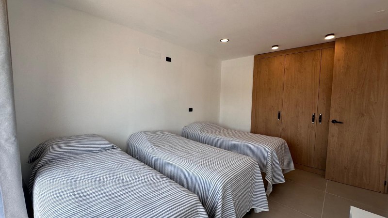 Casa a estrenar en complejo