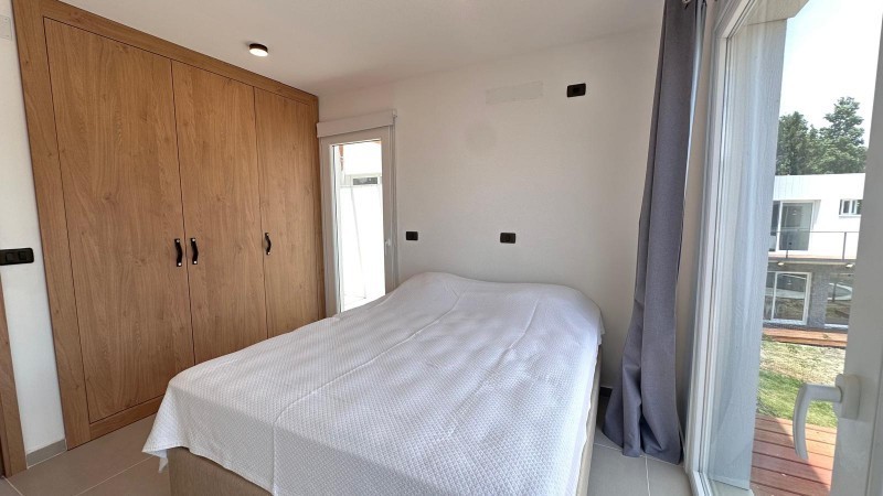 Casa a estrenar en complejo