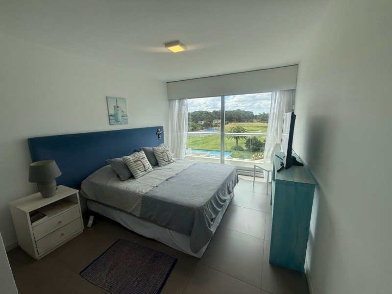 Departamento en alquiler con tres dormitorios en suite