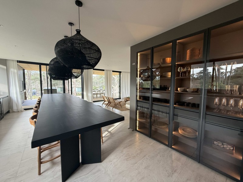 Casa en venta y alquiler en Barrio Privado La Barra