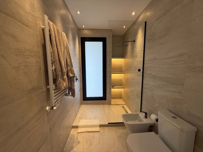 Casa en venta y alquiler en Barrio Privado La Barra