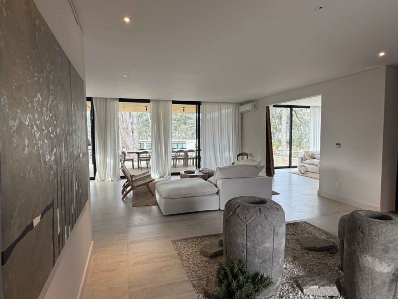 Casa en venta y alquiler en Barrio Privado La Barra