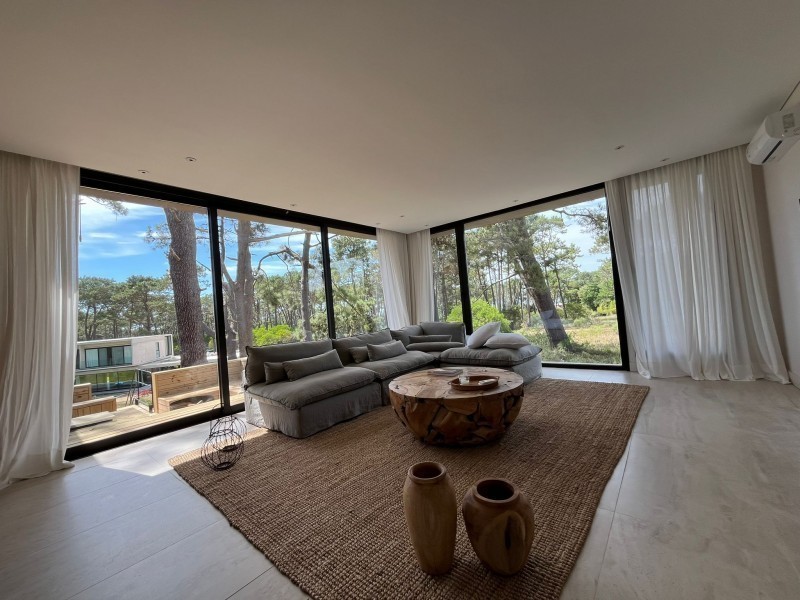 Casa en venta y alquiler en Barrio Privado La Barra