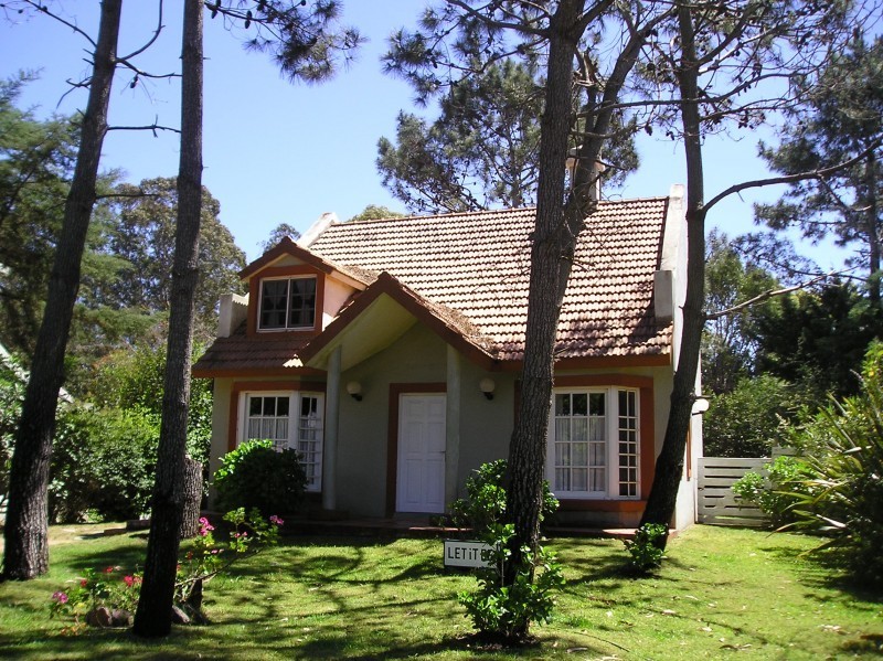 Simpático chalet en alquiler en el centro de La Barra, cerquita de todo