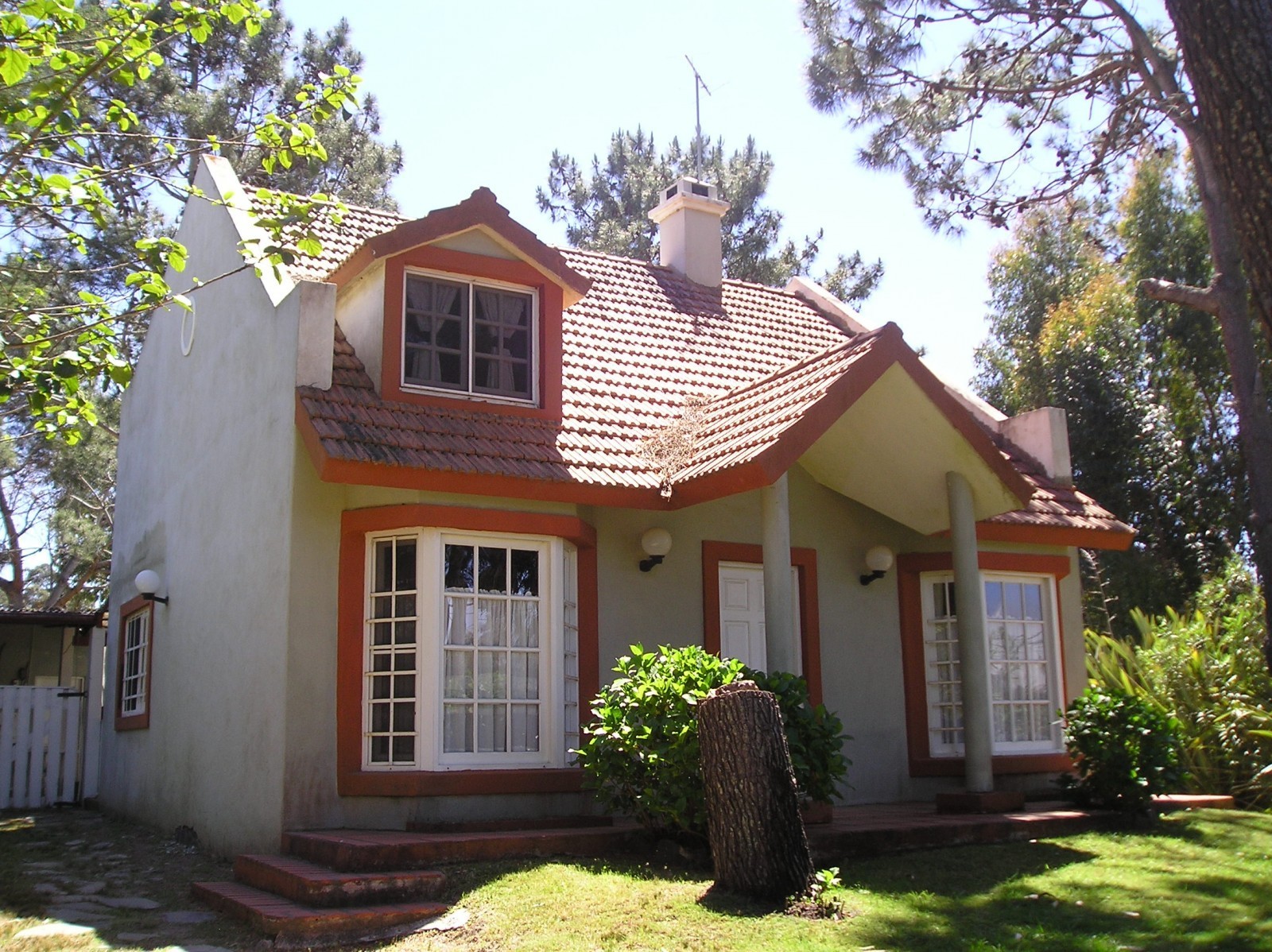 Simpático chalet en alquiler en el centro de La Barra, cerquita de todo