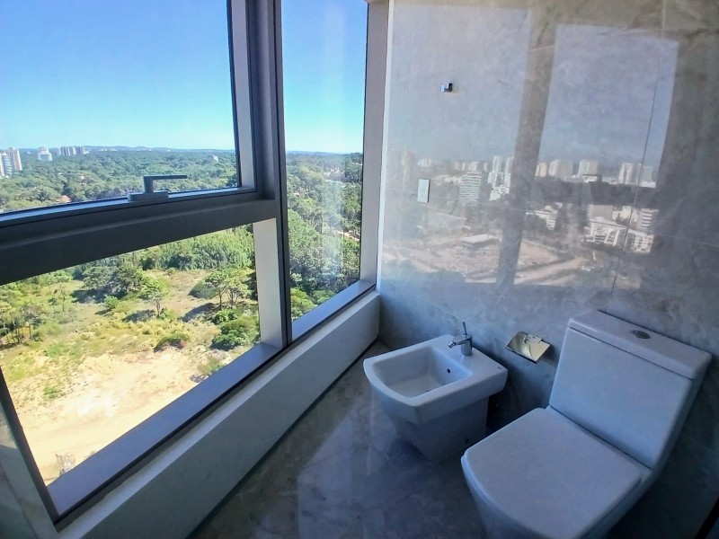 Departamento en Trump, Venta ,Brava,Punta del Este