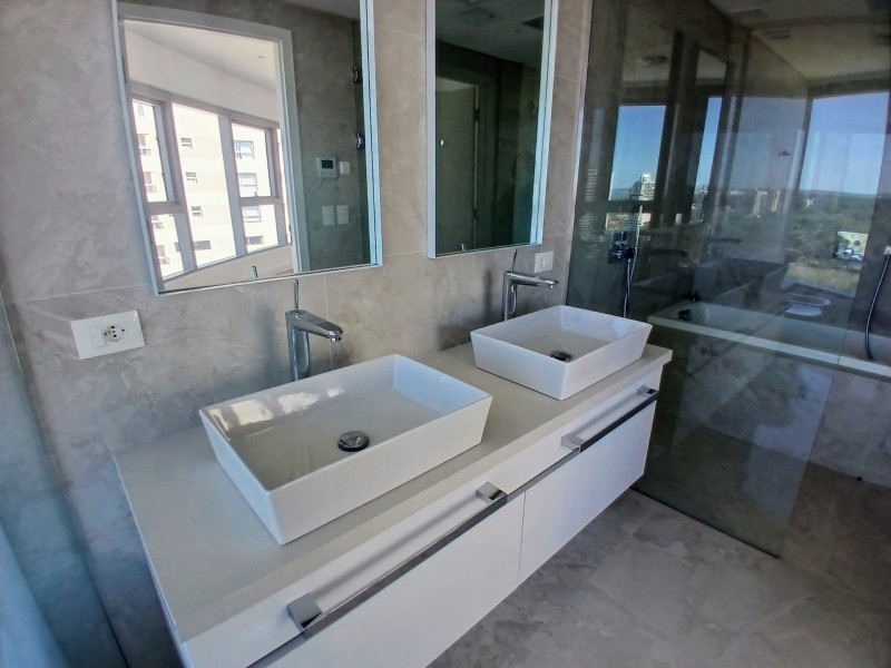 Departamento en Trump, Venta ,Brava,Punta del Este