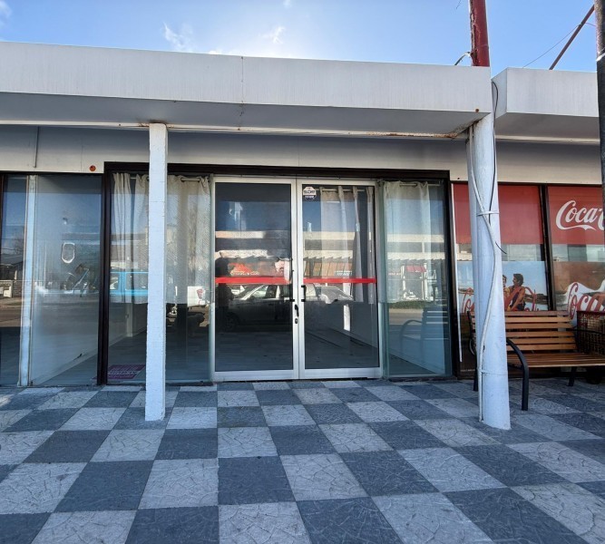 Local en Manantiales alquiler anual