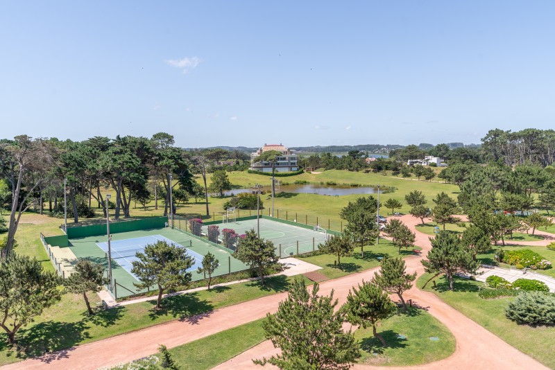 Moderno penthouse en complejo Veramansa 