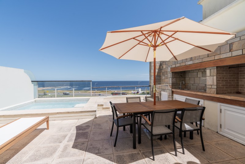 Moderno penthouse en complejo Veramansa 