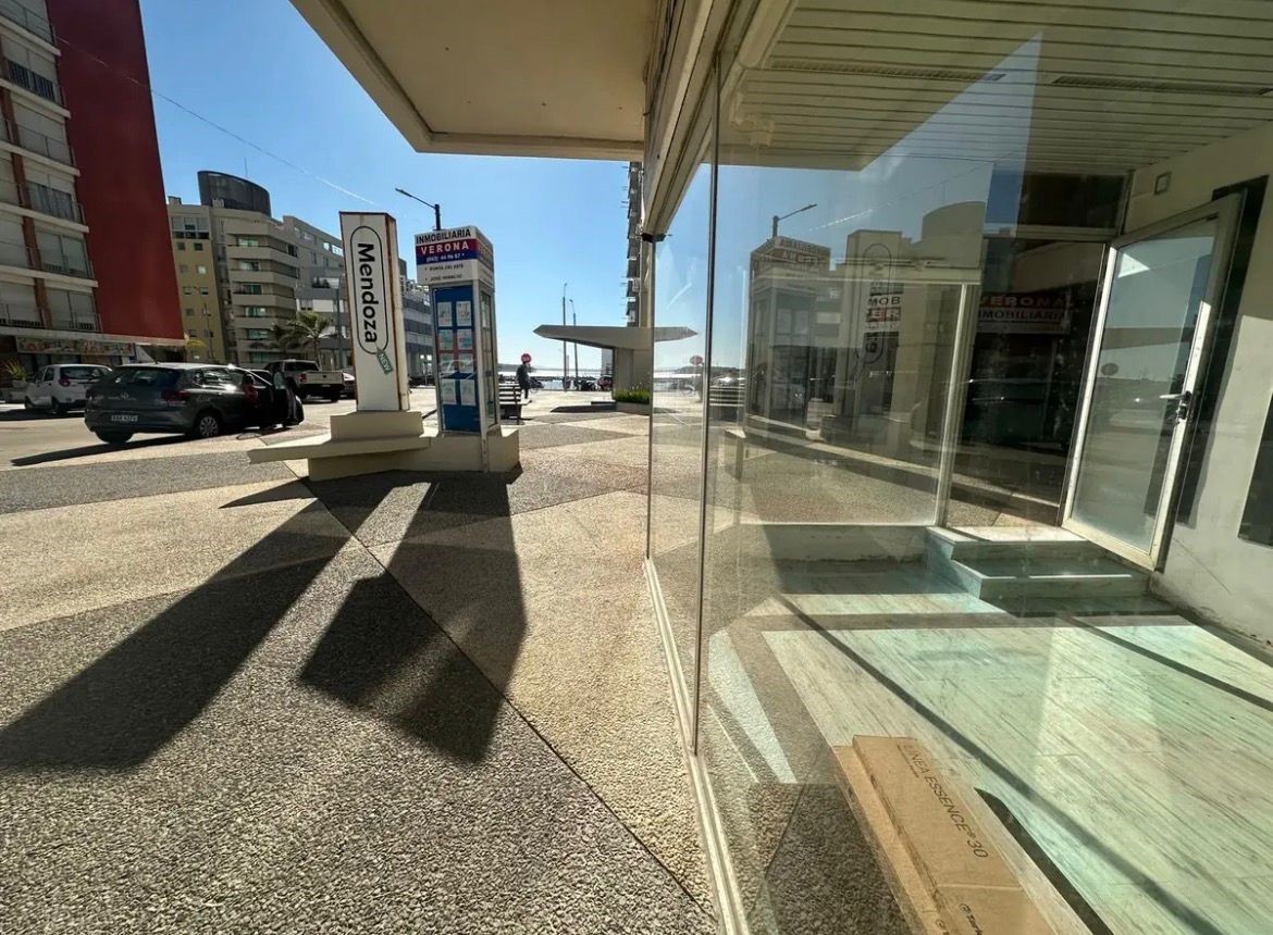 Local en venta en peninsula.