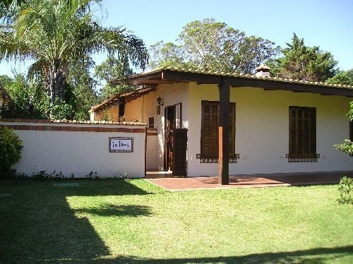 Muy lindo chalet en alquiler a poquitas cuadras del centro comercial La Barra.