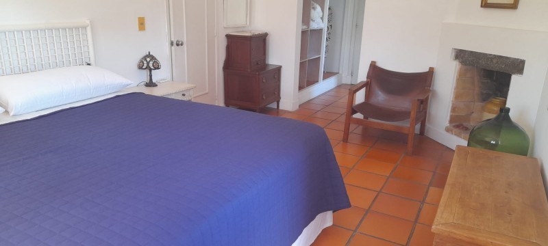 Disfrute del bosque a sólo dos cuadras de la calle principal, Casa en alquiler sobre La Barra.