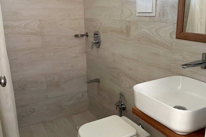 Cálido chalet en alquiler cerca del mar sobre Montoya, La Barra.