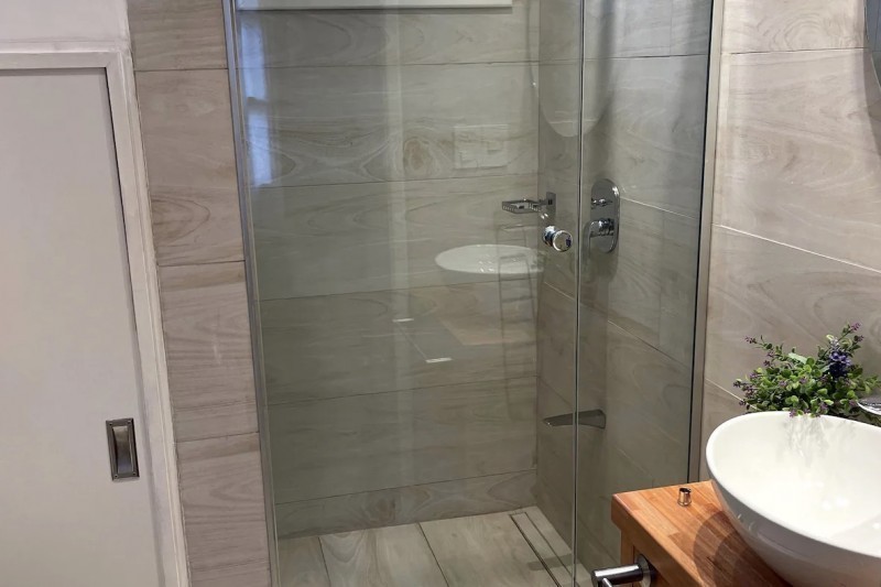 Cálido chalet en alquiler cerca del mar sobre Montoya, La Barra.